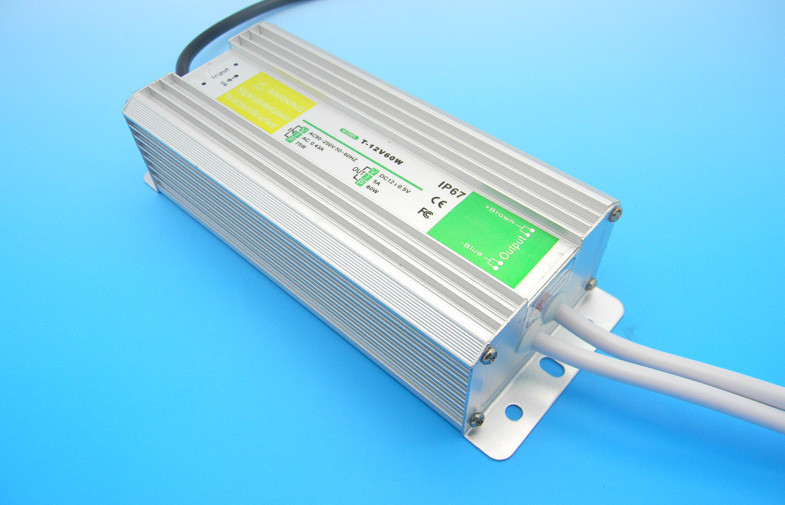 60w 알루미늄 전해질 축전기 IP68는 전력 공급 일정한 현재 LED 운전사를 방수 처리합니다