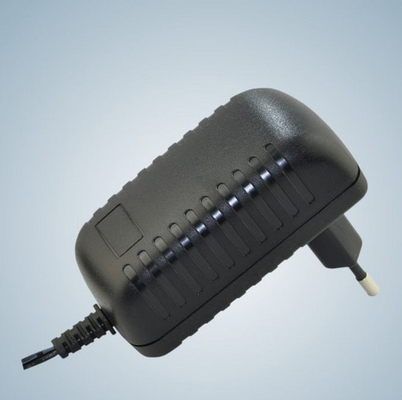 잘 고정된 까만 15Watt 보편적인 교류 전원 접합기, KSAS015 시리즈 KTEC