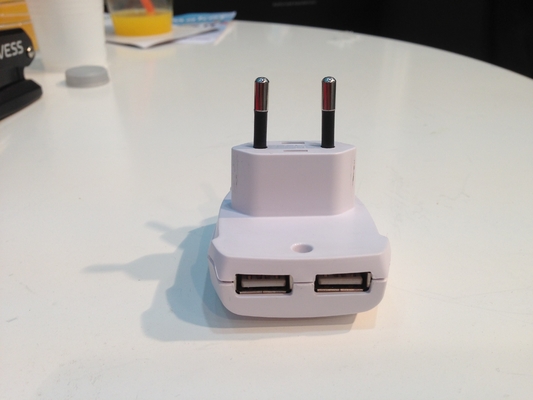 백색 2.1A는 마개, 100 Usb 벽 충전기 교류 전원 접합기 충전기 EU - 240v 이중으로 합니다
