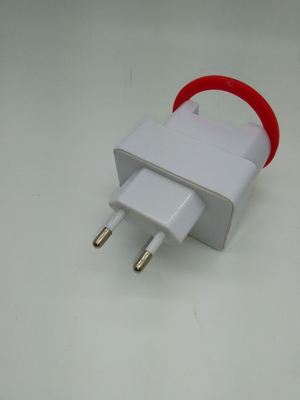 IPhone 4g/4s를 위해 보편 EU 마개 2000mA 여행 휴대용 충전기