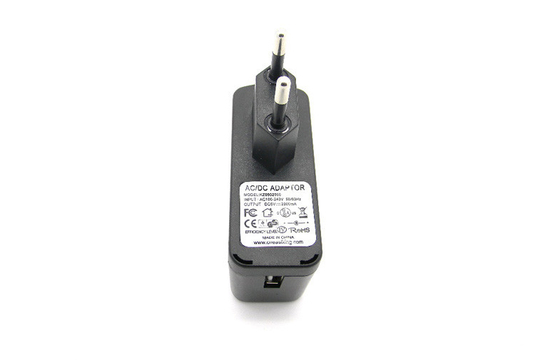 5V 2000mA 보편적인 USB 여행 충전기 일정한 전압 EU는 정제 PC를 위해 폐쇄합니다