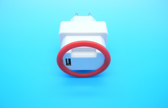 5V 2000mA 스마트폰/정제/아이폰을 위한 보편적인 USB 여행 충전기