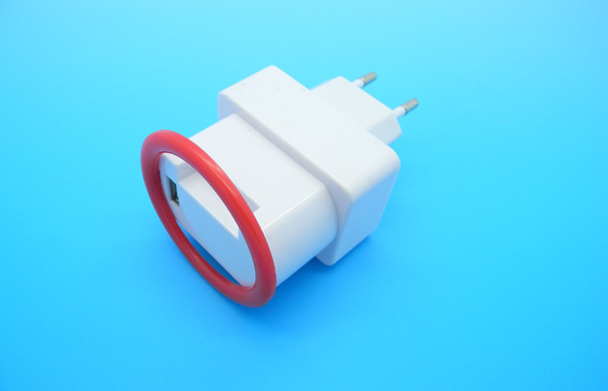 5V 2000mA 스마트폰/정제/아이폰을 위한 보편적인 USB 여행 충전기