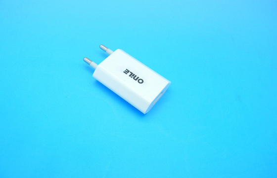 EU는 IPhone 5g/5s, SCP OVP OCP를 위한 보편적인 USB 벽 충전기 5V 1000mA를 폐쇄합니다