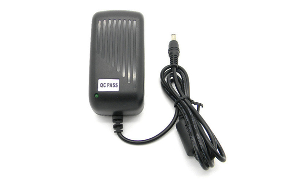 AC100-240V 벽 산 힘 접합기