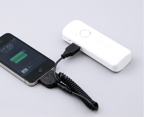 Portable 5개 볼트 OEM 5200MAH와 가진 이동할 수 있는 전력 공급 검정