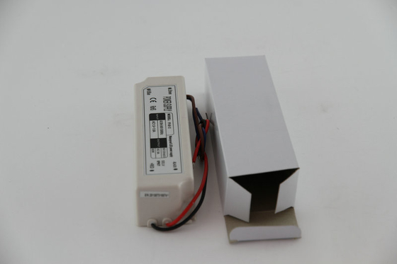 60 와트 일정한 전압 LED 운전사 IP67 24V DC의 높은 신뢰도를 점화하는 LED