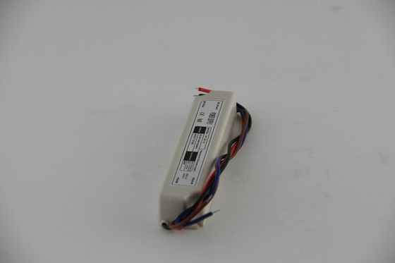 보편적인 AC에 방수 높은 광도 12V 20W 일정한 전압 LED 운전사